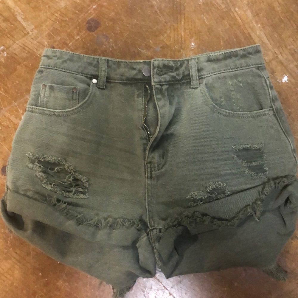 Women’s distressed jean shorts